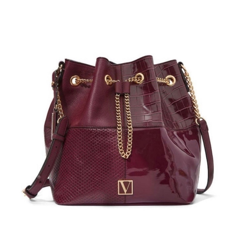 NWOT The Victoria Bucket Bag